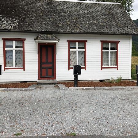 Innvik Fjordhotell エクステリア 写真