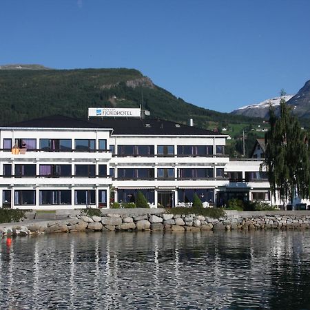 Innvik Fjordhotell エクステリア 写真