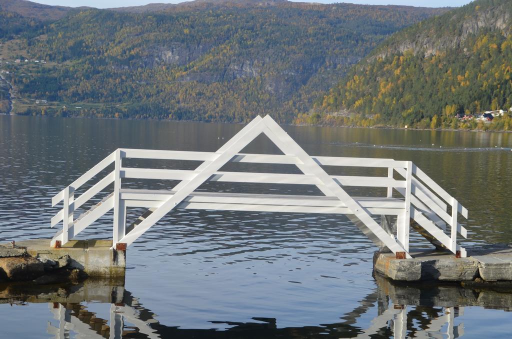 Innvik Fjordhotell エクステリア 写真