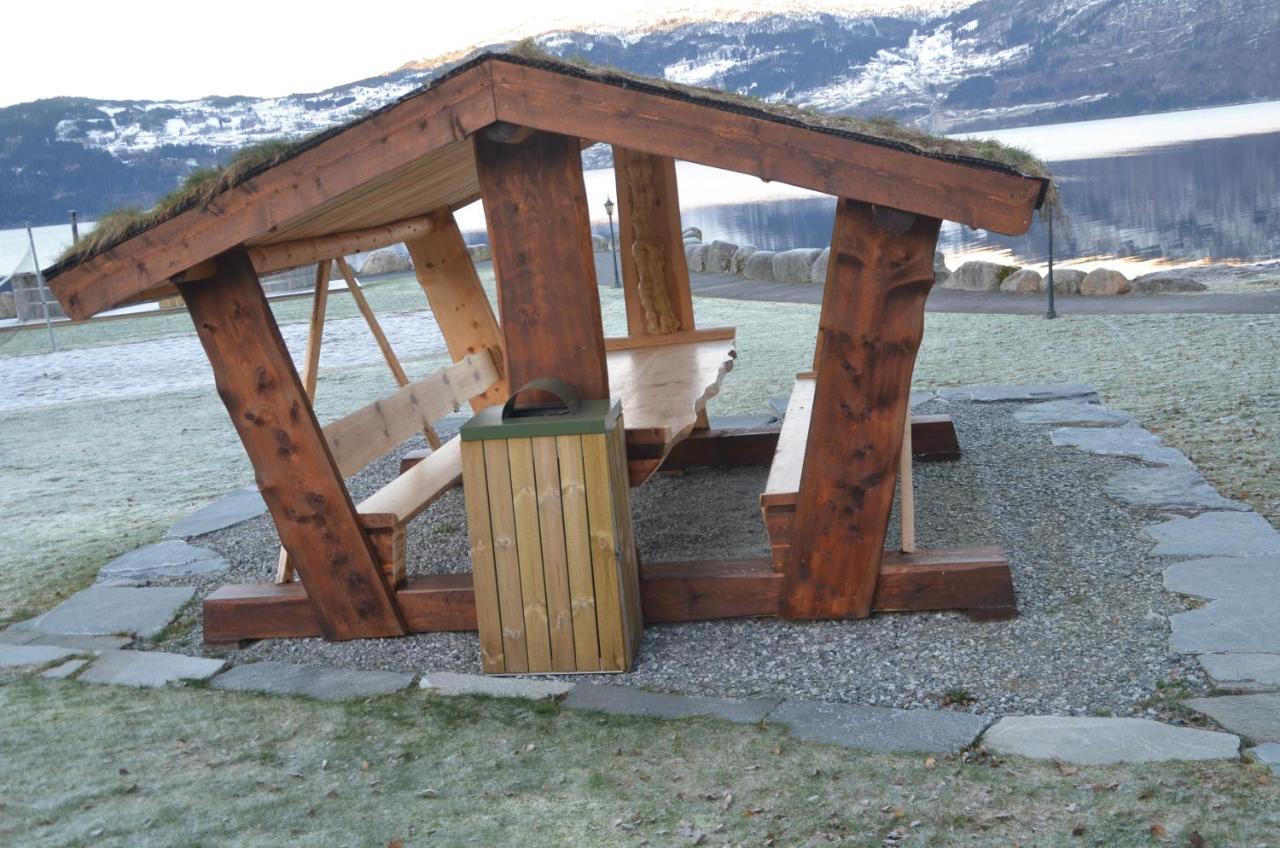 Innvik Fjordhotell エクステリア 写真