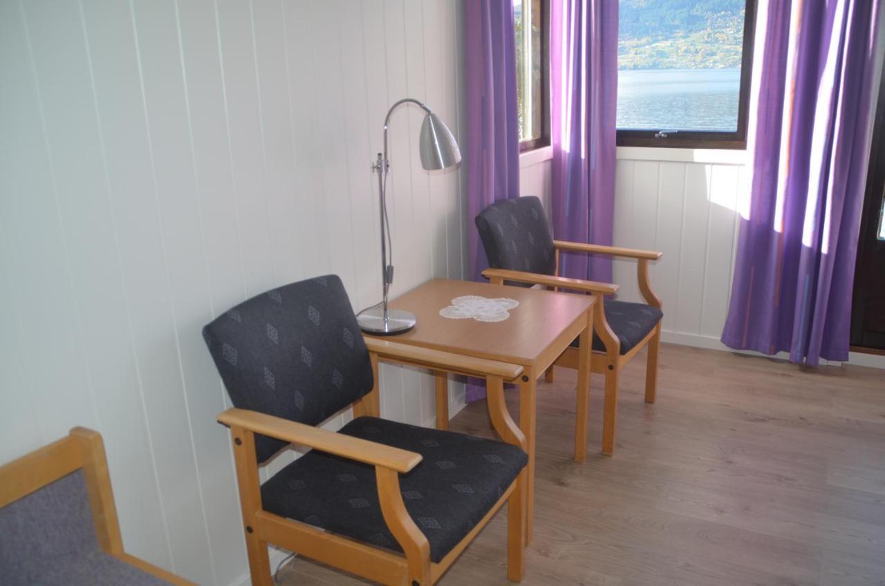 Innvik Fjordhotell エクステリア 写真